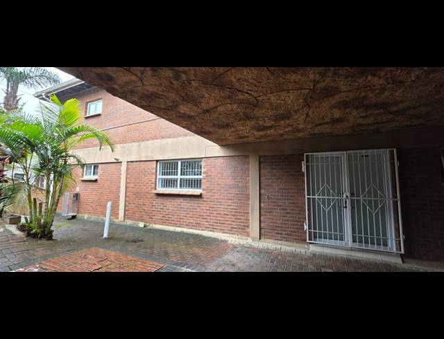 3 BEDROOM FLAT RENTED IN SHERWOOD